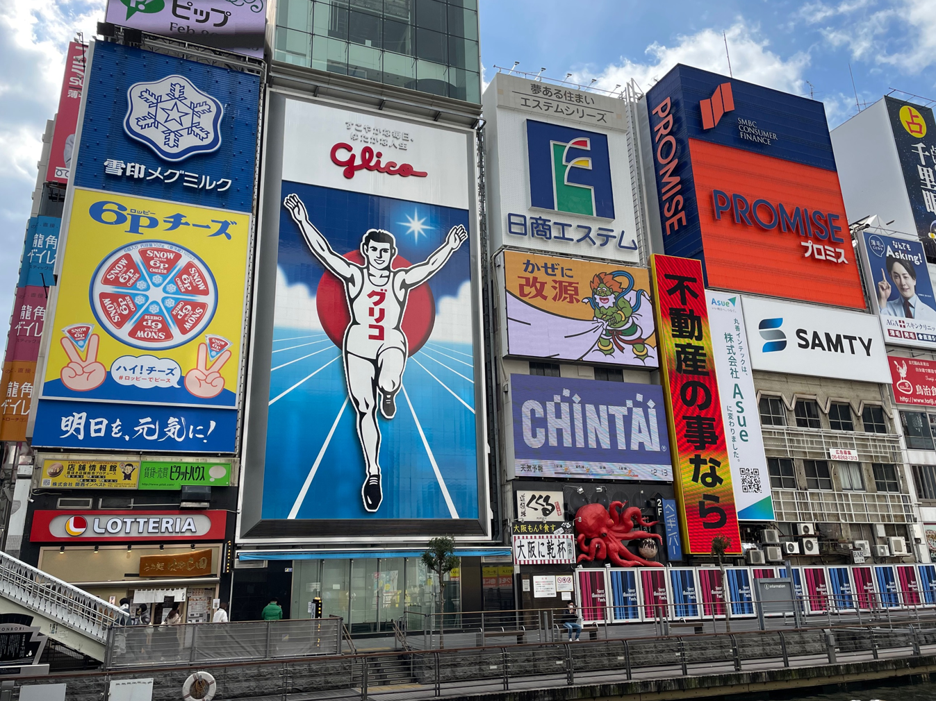 集客・知名度アップに効果を発揮!「屋外広告選び」3つのポイント