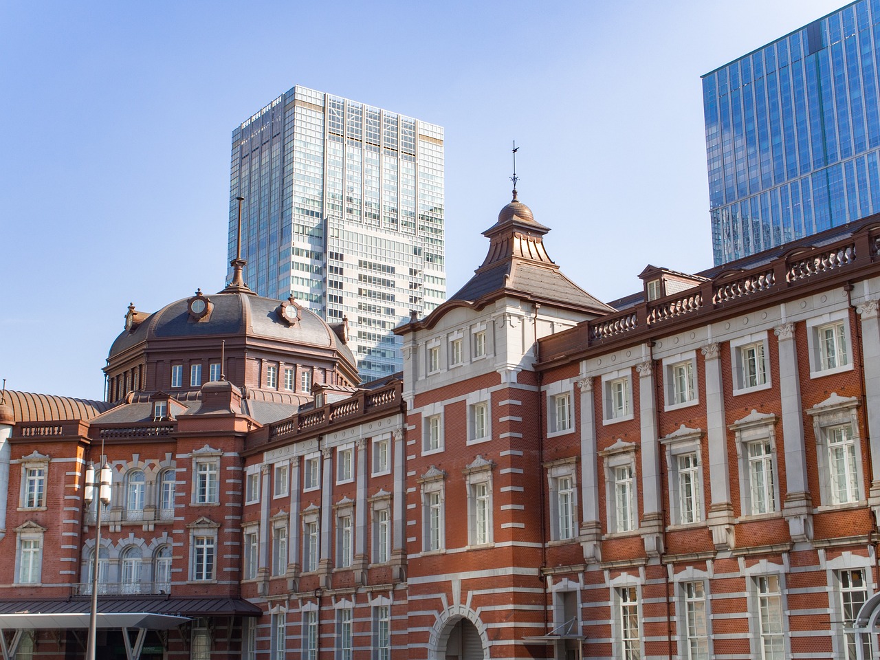 東京駅の駅広告|多彩な広告展開でターゲットに届ける