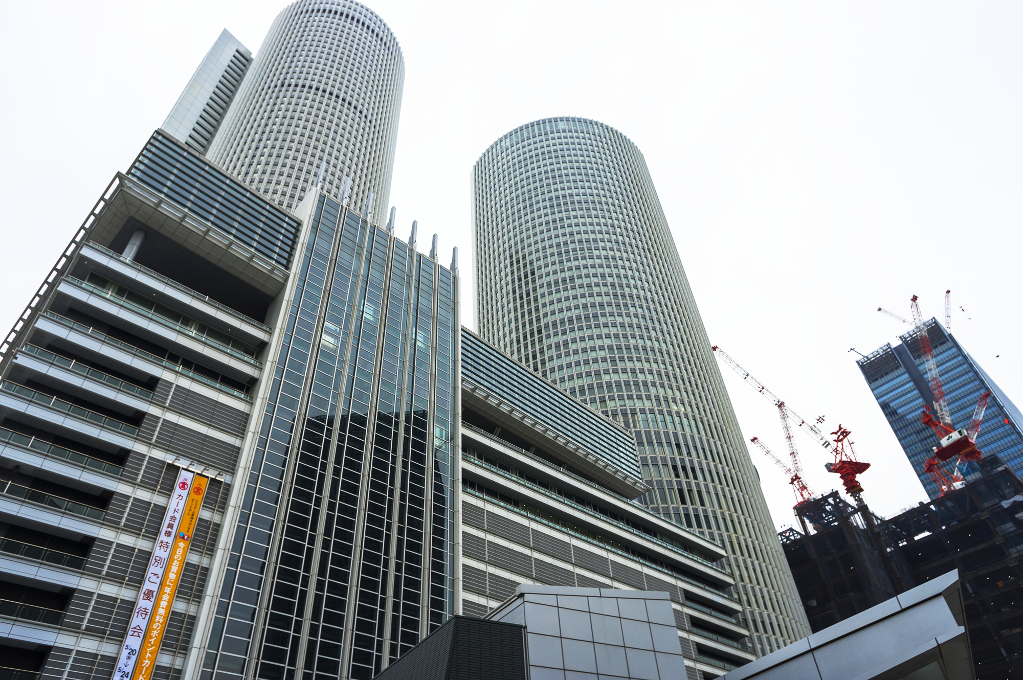 JR名古屋駅で広告を出すには?注目媒体と料金体系、出稿ポイントを紹介