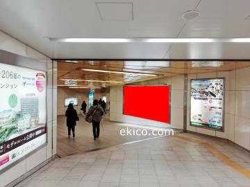 神戸地下鉄三宮駅デジタルサイネージ 関西の駅 電車 交通 屋外広告の検索サイト Ekico エキコ