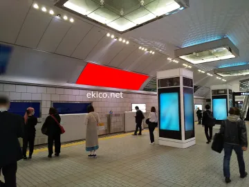 【看板】Osaka Metro梅田駅 ホーム No.3-203