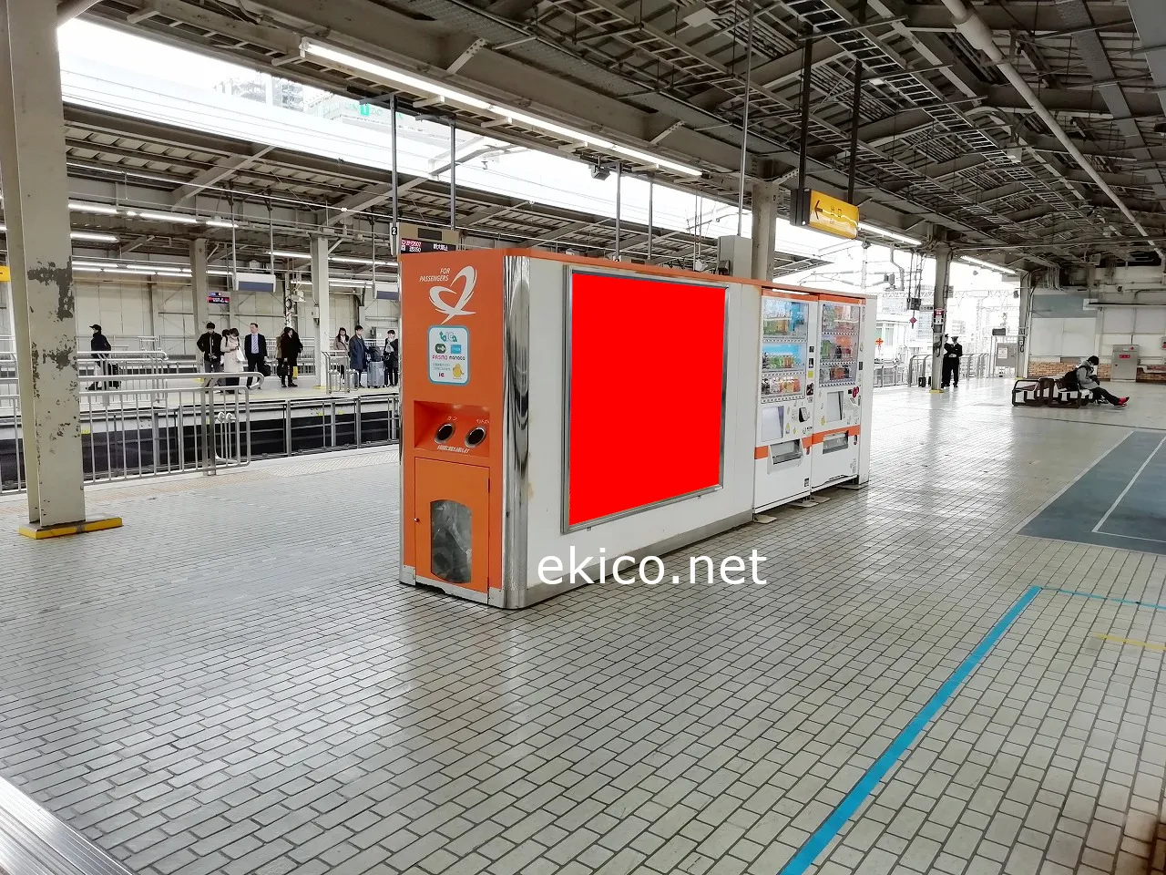 看板】新幹線新大阪駅 ホーム No.6504｜関西の駅・電車・交通