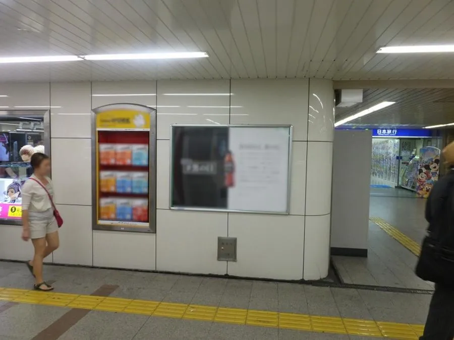 単駅ポスター広告