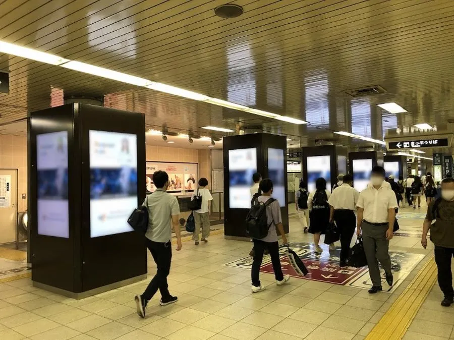 駅サイネージ
