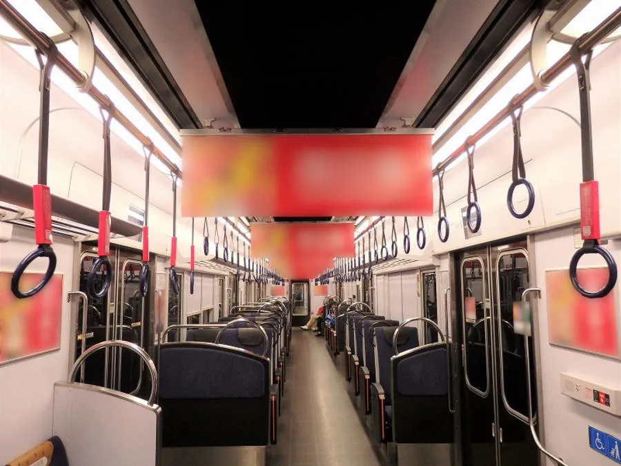 車内集中掲出(ジャック広告)