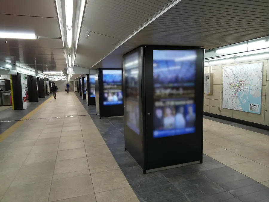デジタルサイネージ・単駅