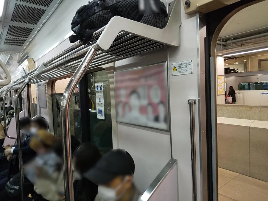 ドア横ポスター