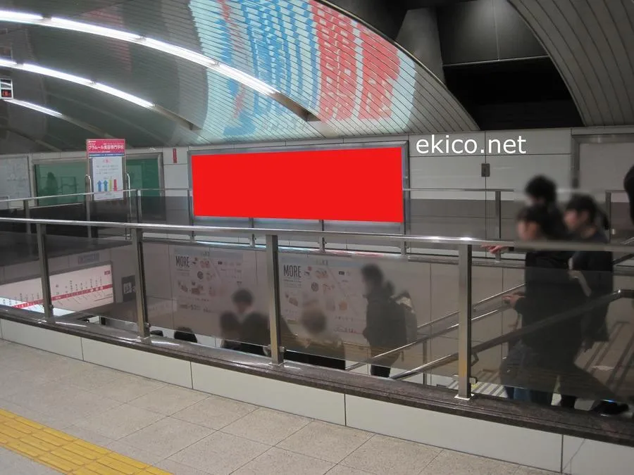 駅看板広告（サインボード）