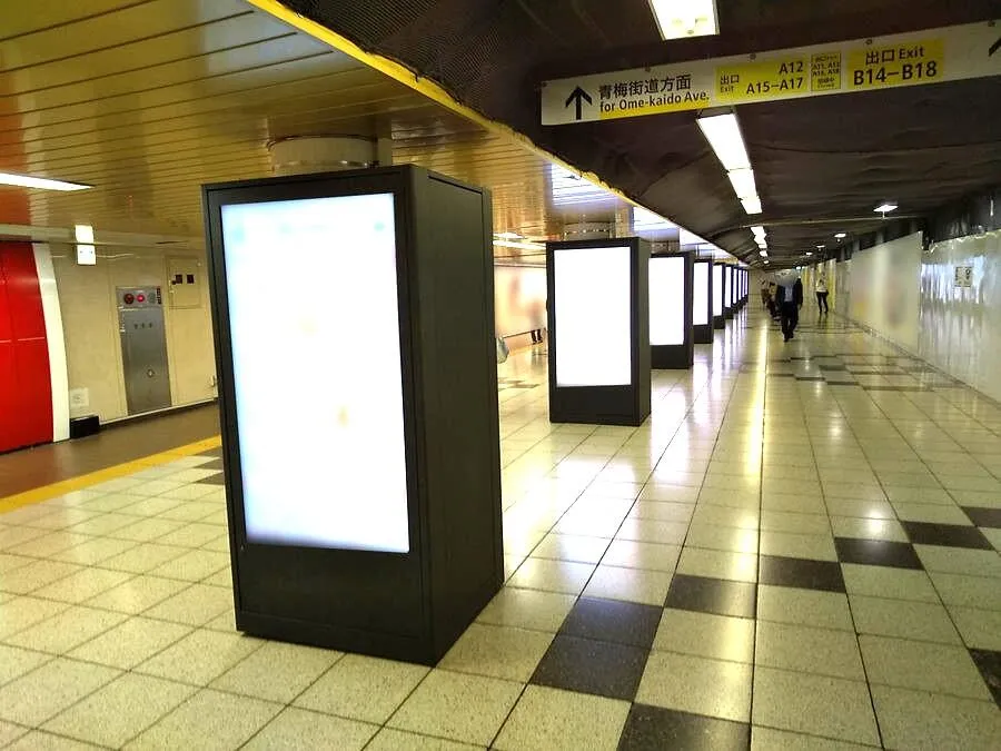 駅デジタルサイネージ広告(単駅)