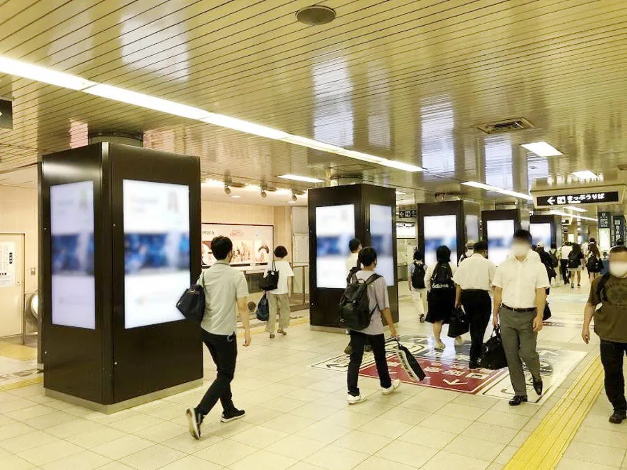 駅サイネージ広告