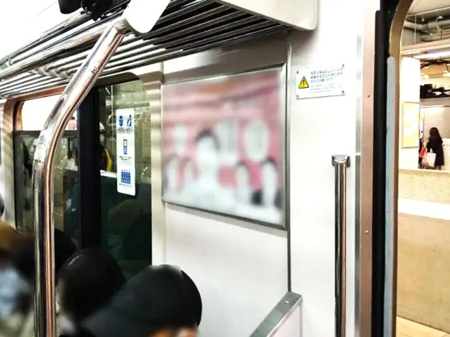 ドア横ポスター